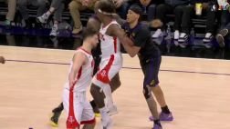 [詹姆斯2三分]詹姆斯手感突然爆發(fā) 連續(xù)投進(jìn)兩記三分！