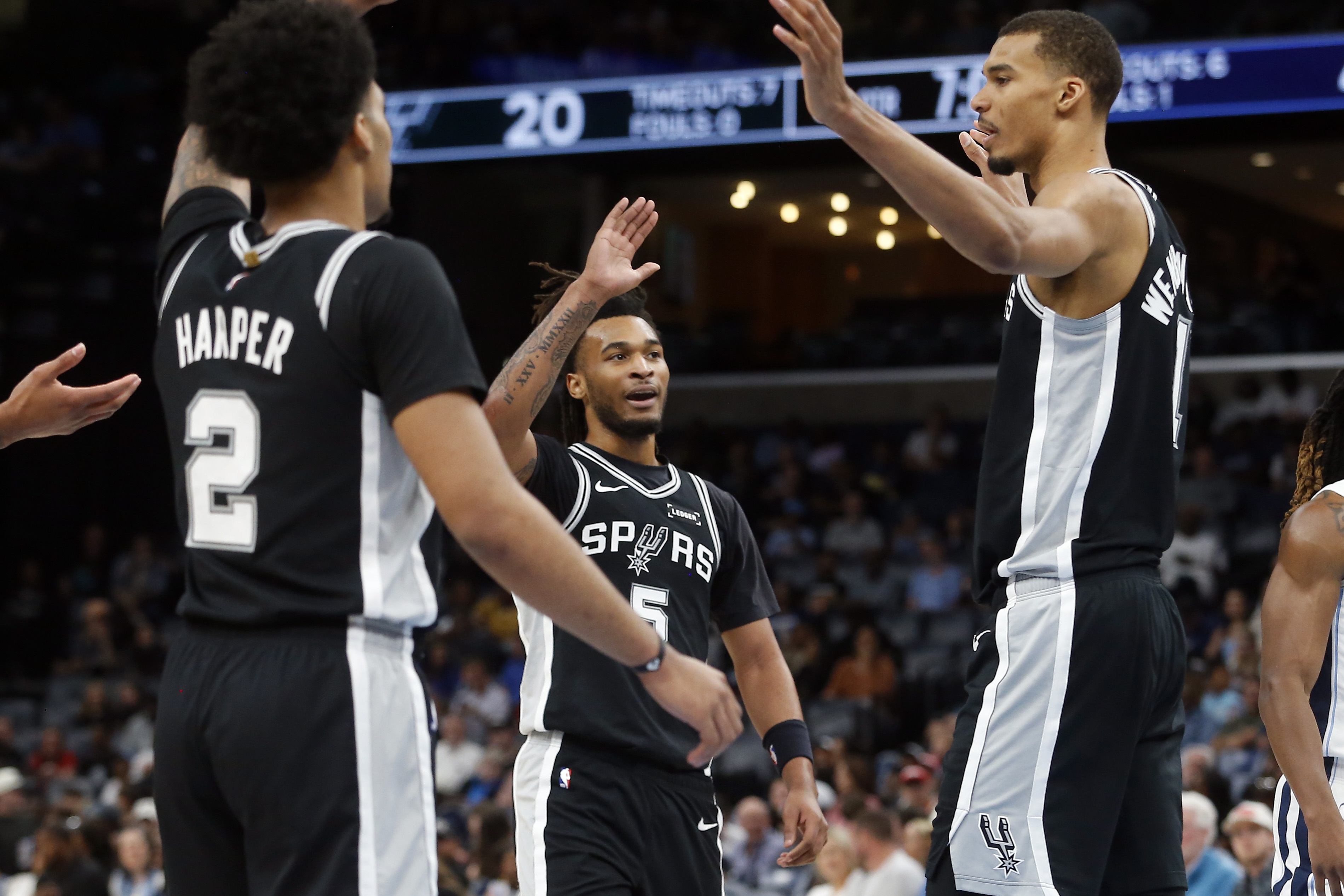 馬刺vs雄鹿、活塞vs森林狼、國(guó)王vs老鷹、公牛vs灰熊、爵士vs太陽(yáng)比分預(yù)測(cè)與傷病分析